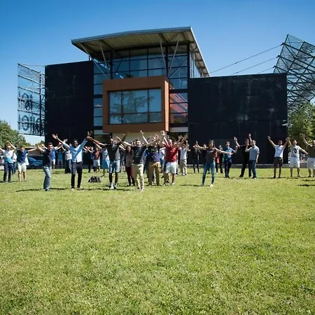 Hyper Centre De - Studette 47